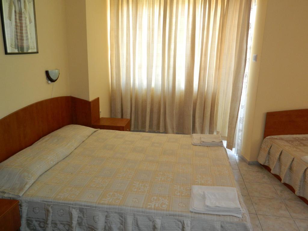 Family Hotel Andreev Nesebar Room photo